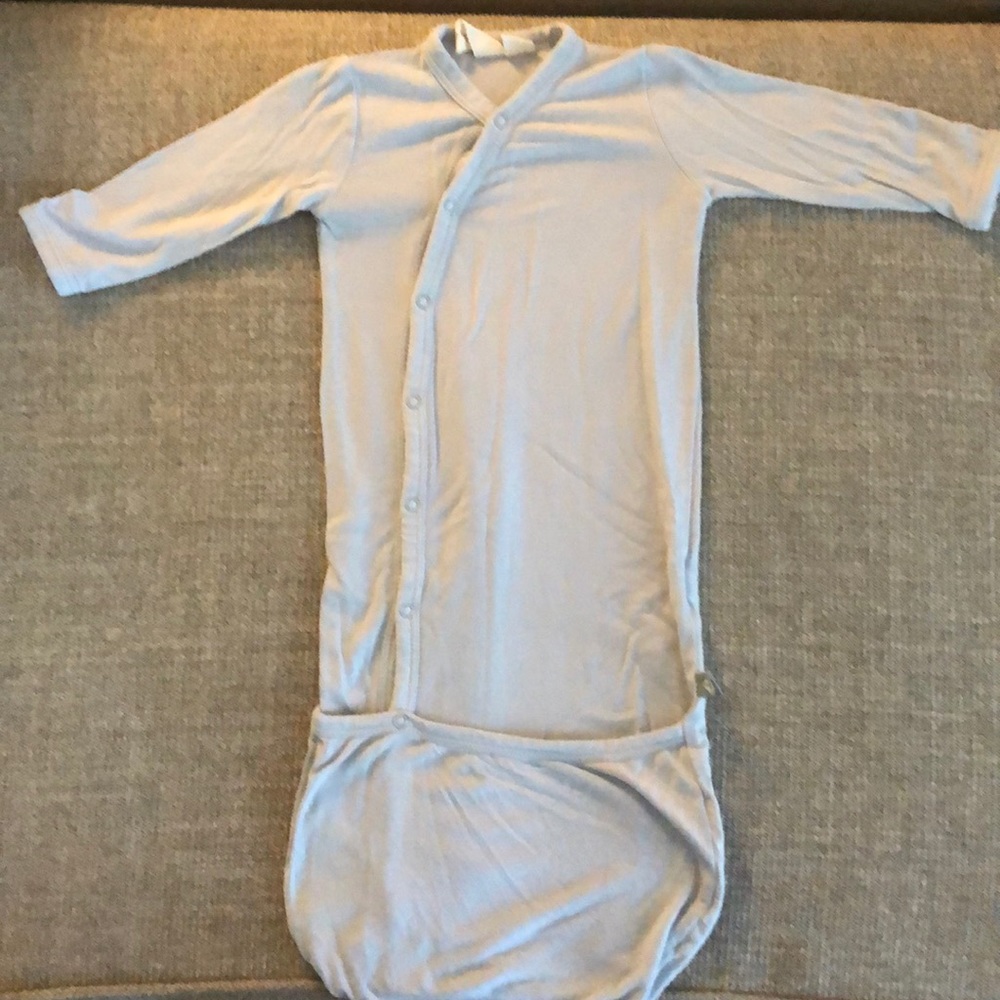 Kyte Baby light gray gown
